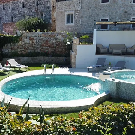 Holiday Home Pitve * Pitve