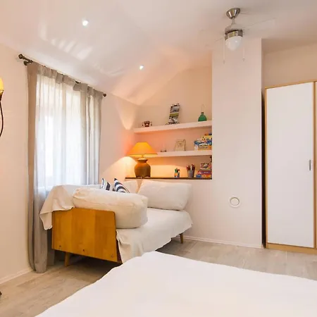 Holiday Home Pitve Casa vacanze Pitve