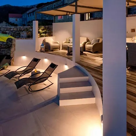 Holiday Home Pitve * Pitve