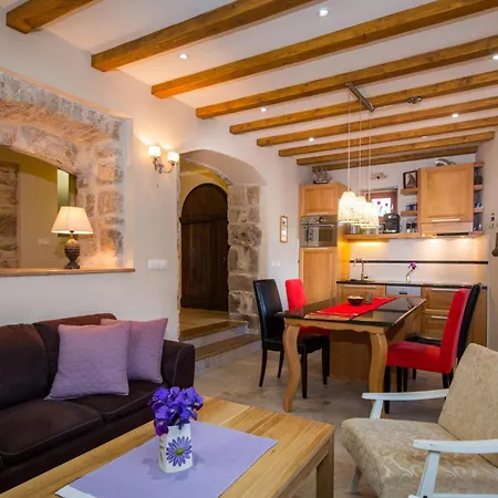 Holiday Home Pitve * Pitve