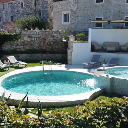 Holiday Home Pitve *