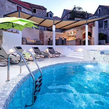 펜션 Holiday Home Pitve Pitve