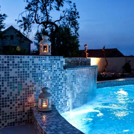 Holiday Home Pitve 펜션 *