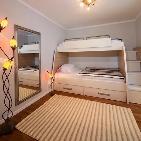 펜션 Holiday Home Pitve Pitve