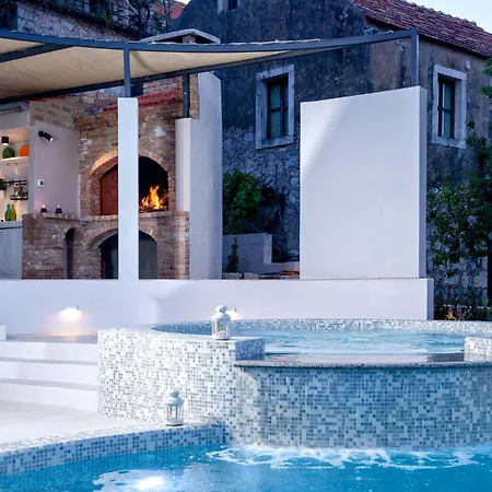 Holiday Home Pitve 펜션